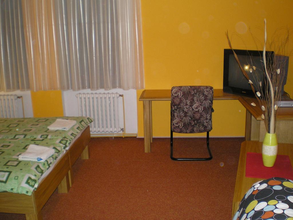 Pension Duel Ústí nad Labem Стая снимка